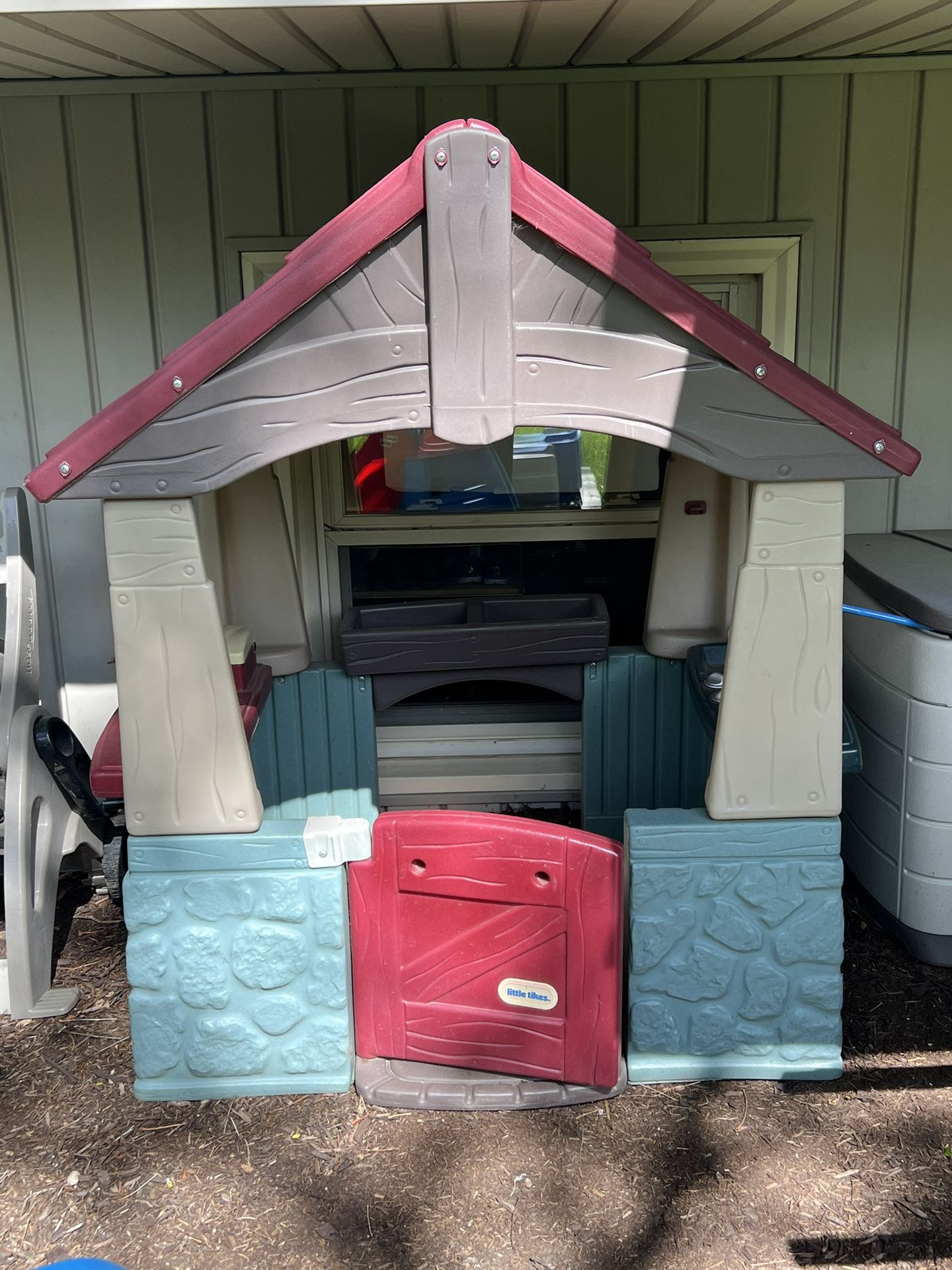 Little Tikes Play House $10 - Pending Pick Up 