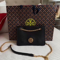 Tory Burch Purse 👜 Color Black  100% Letter  New  