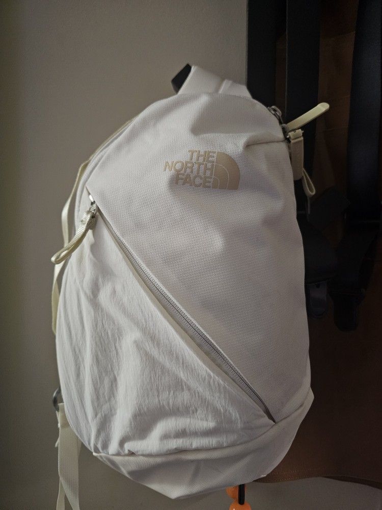 The North Face Women’s Isabella Sling