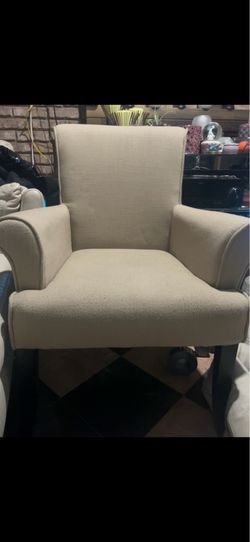 Nice side chair beige  very comfortable