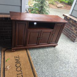 Free TV Stand