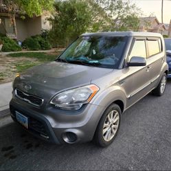 2012 Kia Soul + Dark Gray 4 Door Hatchback 120000
