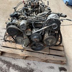 350 Chevy Motor Tbi W/ 700r4 Transmission 