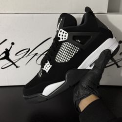 Jordan 4 | White Thunders