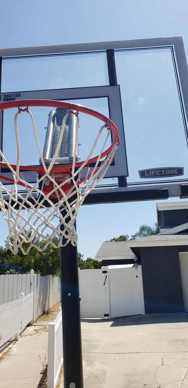 Lifetime Elite XL Professional Basketball Hoop for Sale in El Cajon, CA