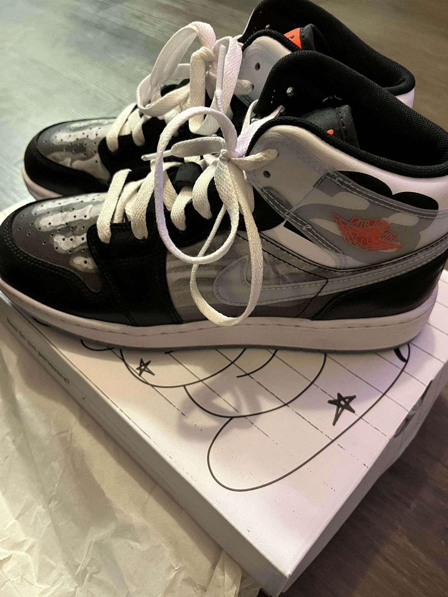 New Skeleton High Top Jordan 1s Size 6 