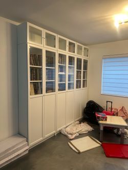 Bookshelf storage