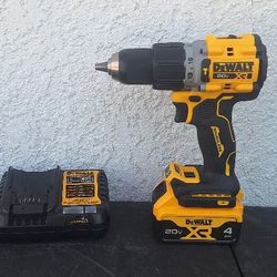 Hammer Drill Dewalt With Battery 4ah And Charger 