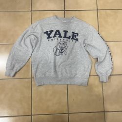 Yale University Crew Neck Size M