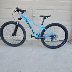 TREK MARLIN 5 MOUNTAIN BIKE (SMALL FRAME)