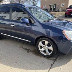 2008 KIA Rondo