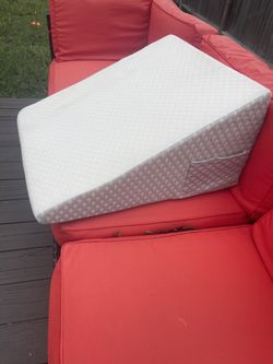 Wedge Pillow 
