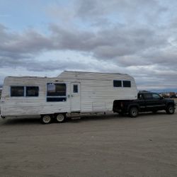 5th Wheel Trailer 