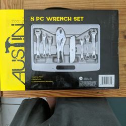 8 Piece Wrench Set , 6piece Pliers Set And 70 Piece Socket Set