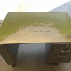 Vintage Steel Streamliner/Tanker Desk