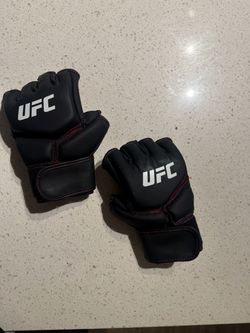 UFC small medium gloves