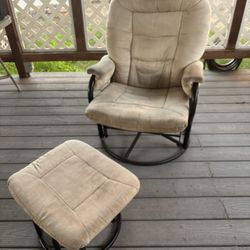 Pair of Swivel Rocker Chairs with Ottoman - Comfy & Classic!