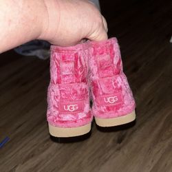 Pink Uggs size 13 