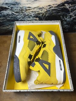 Air Jordan 4 Retro Lighting 2021