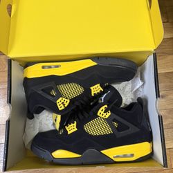 Jordan 4 Retro Thunder Sz 13