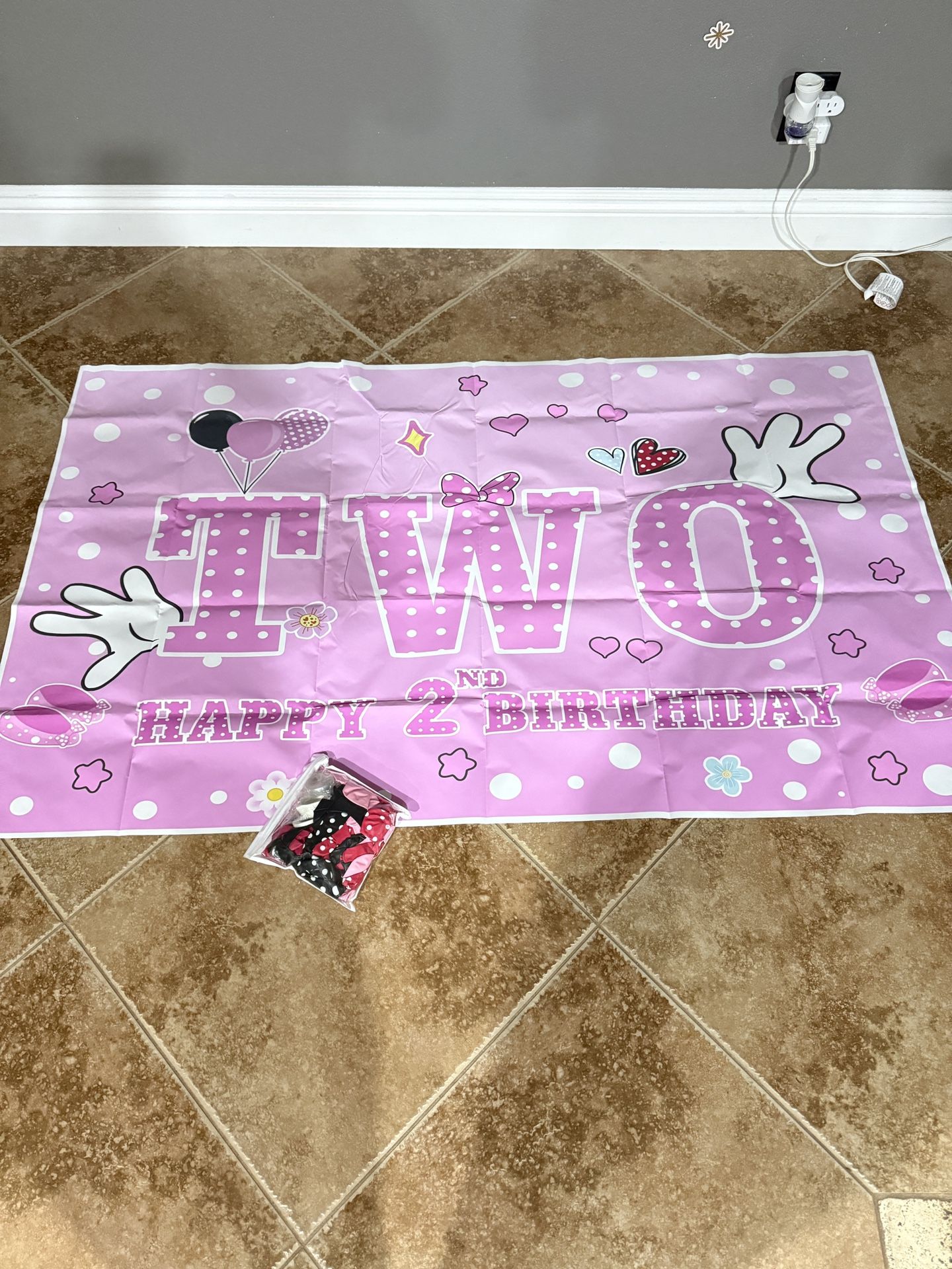 Mini Mouse Bday Banner And Balloons
