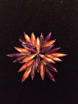 Vintage inspired brooch