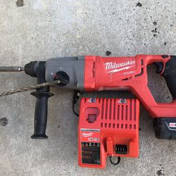 Milwaukee M18 FUEL 18V Lithium-Ion Brushless Cordless 1 in. SDS-Plus D-Handle Rotary Hammer