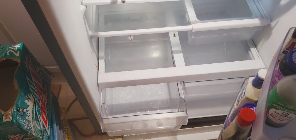 Ge Crisper Drawers And Vegetable Pan WR02X31766