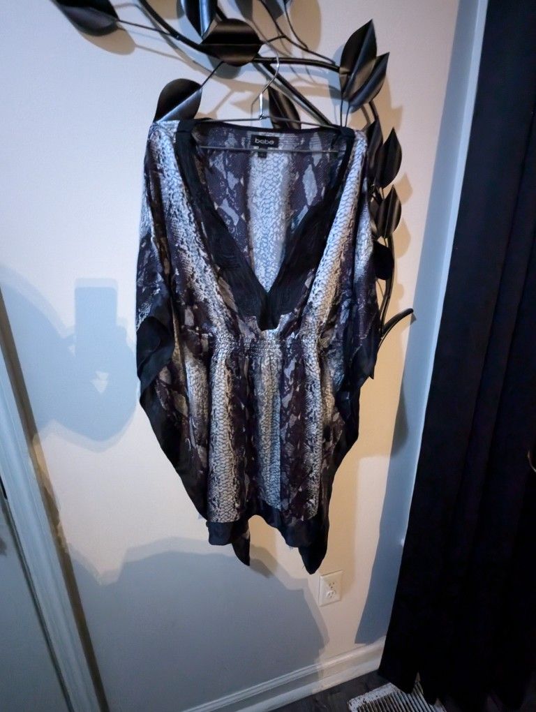 Small Bebe Blouse Or Short Dress