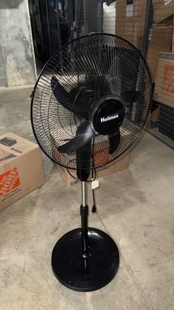 Holmes 18" Digital Oscillating Stand Fan
