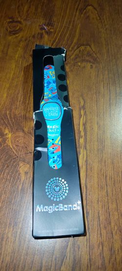 Disney MagicBand+ - Happiest Place on Earth Magic Key Design