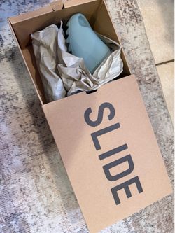 Yeezy Slide Salt size 11 brand new !!!
