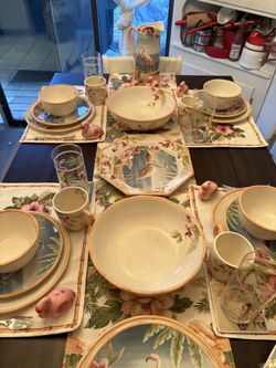Gorgeous 61 Piece Flamingo Dinnerware Set
