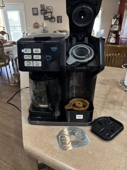 12 Cup Hamilton Beach flex brew coffee maker & K Cup Brew