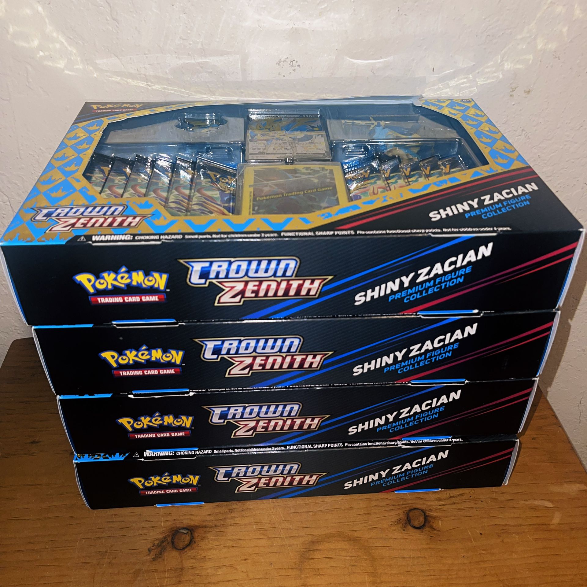 Pokemon TCG Crown Zenith Shiny Zamazenta V Premium Figure Collection Box  Set for Sale in Vancouver, WA - OfferUp