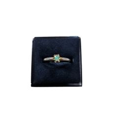 Size 6 Gold Silver Toned Green Gem Ring