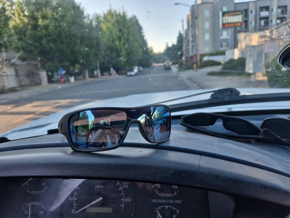 Oakly Prism Lense Sunglasses