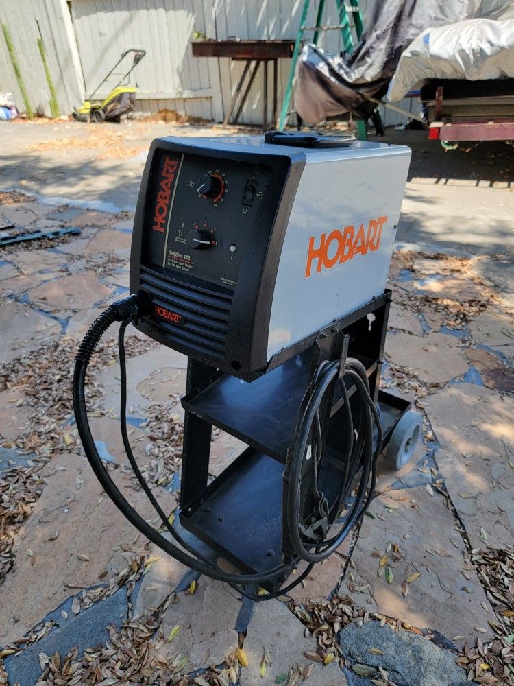 HOBART (MILLER) 140 MIG / FLUX CORE WELDER 115V welding machine for