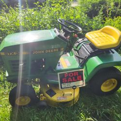 John Deere Ride On Lawn Mower Tractor