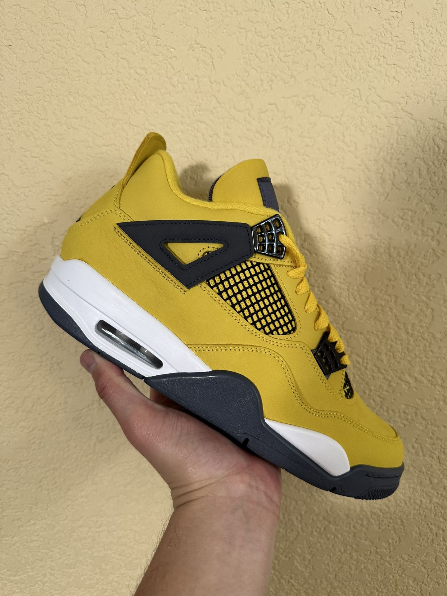 Jordan 4 Lightning