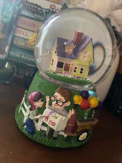 UP snow globe perfect condition