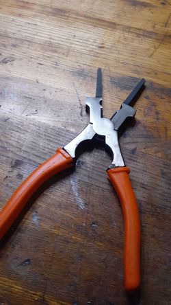 Welder's pliers