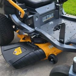 CUBE CADET GAS 42"IN ZERO TURN LAWN TRACTOR LIKE NEW 