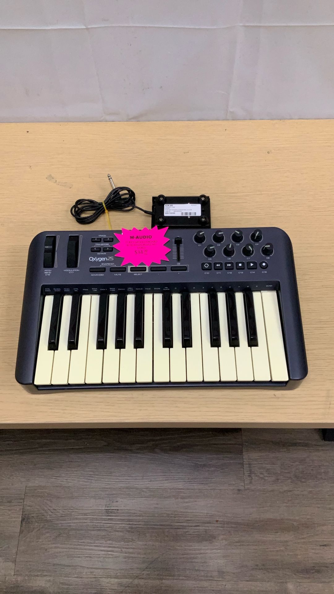 92917 M-AUDIO 22305