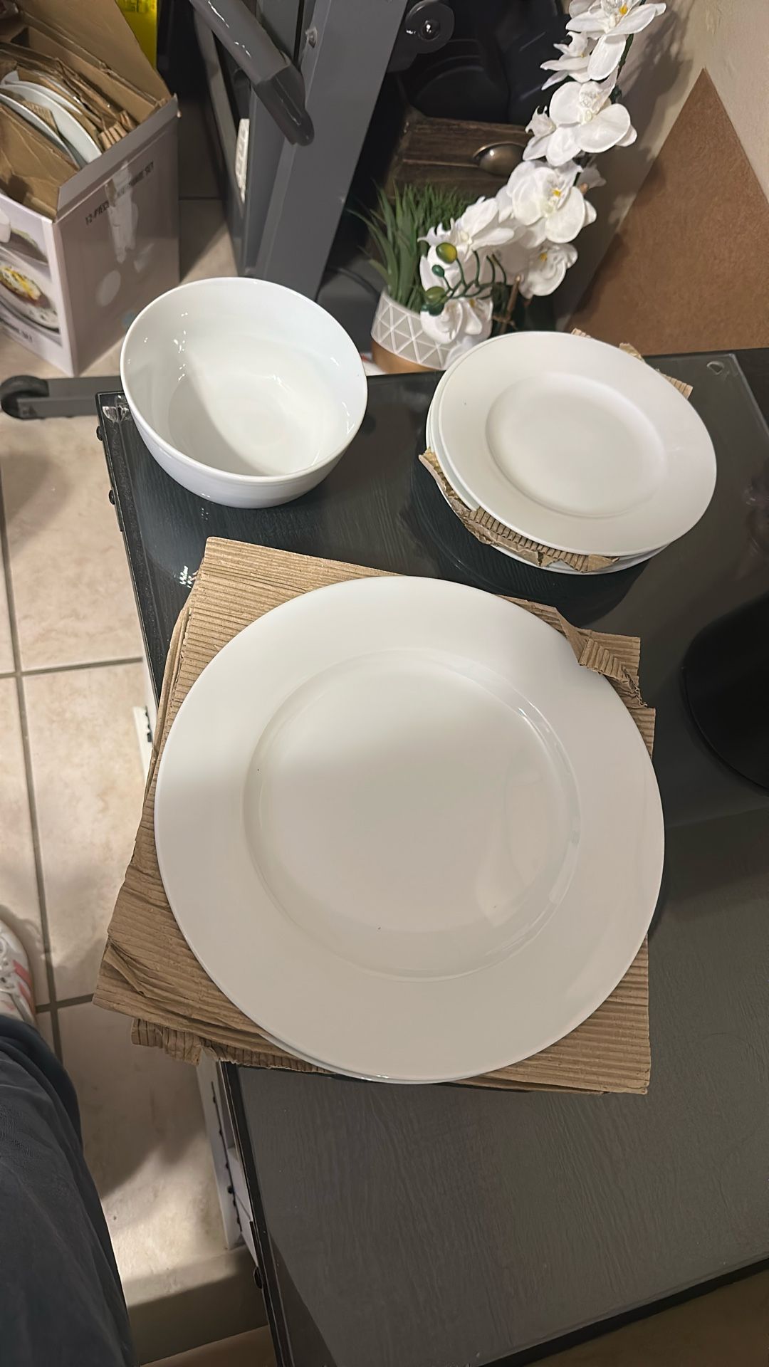 Dinnerware Set