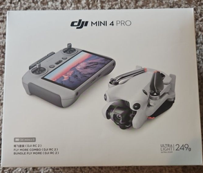 DJI Mini 4 Pro Fly Combo