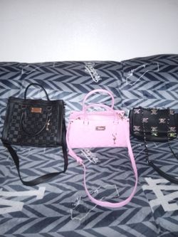 Juicy couture purse 👜 lol just wanted to let you know this is my Husband's Offerup