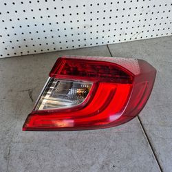 2018 2019 2020 2021 2022 HONDA ACCORD TAIL LIGHT TAIL LAMP TAILLIGHT RIGHT PASSENGER SIDE USED