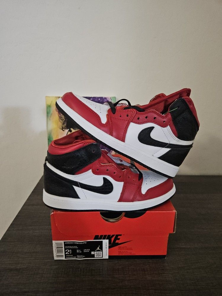 Size 2.5y - Kids Snakeskin Jordan 1's - $115