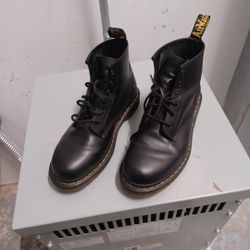 Dr Martens Air Wair Boots  Size 9